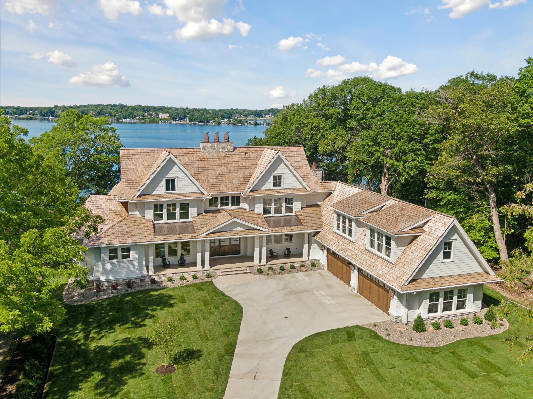 Orono home overlooking Lake Minnetonka's Spring Park Bay sells for $6.6 million